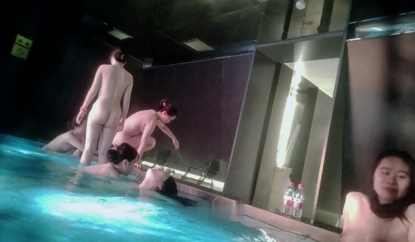 国内洗浴偷拍第19期 满分好奶子!!惊艳!! 好