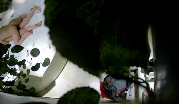 萤石云酒店绿叶房偷拍两对情侣做爱小哥加藤鹰小手搞