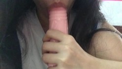 真实反差露脸大学生！土豪重金定制，模特身材天然大奶小母狗有偿居家各种自拍，道具紫薇