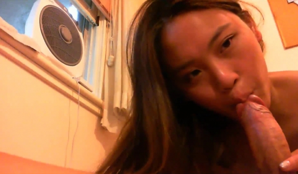 某社交网站流出年轻漂亮的马来西亚大学美女与男友宿