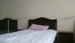 啊三探花酒店叫的外卖，骚人妻兼职进门好直接，脱了衣服等草给大哥口硬大鸡巴，各种姿势暴力抽插直接干射