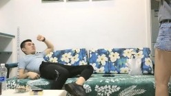 【千人斩星选】约操牛仔短裙妹子，颜值身材都不错，脱光玩会儿一直要求去床上，怒赶走