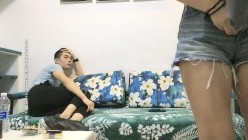 【千人斩星选】约操牛仔短裙妹子，颜值身材都不错，脱光玩会儿一直要求去床上，怒赶走