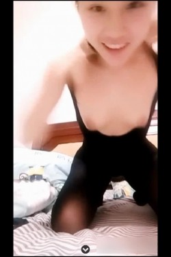 哇流血了不能干了不能干了来大姨妈了长相清纯美女主播弥漫软儿直播嫩穴菊花一起搞还把大姨妈搞出来了对白清晰