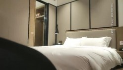 壹屌探花约了个高颜值白色外套妹子啪啪，上位骑乘调情舔逼口交后入大力猛操