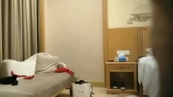 黄先生探花 漂亮人妻吃鸡啪啪 干啊你不是要我发骚吗 逼毛浓密 被小伙掐着脖子猛怼 操的表情很舒坦 真骚