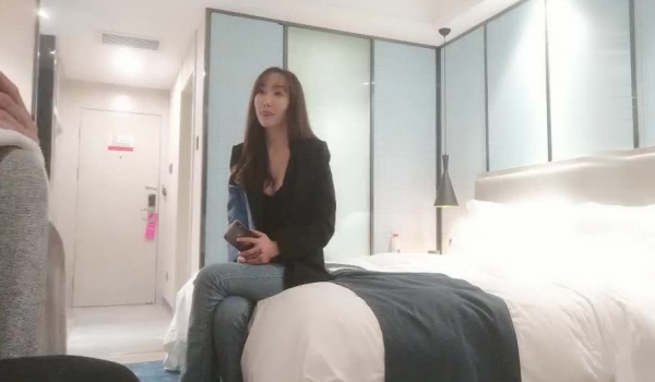 【太子探花极品】3000网约175兼职车模，极品