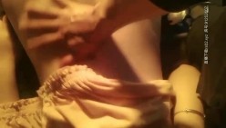 【女子SPA推油】女顾客全身推油按摩，玩大黑牛夹着震动特写视角，按完背部再正面推胸