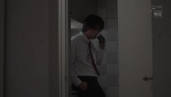 SSIS-728 出張先で軽蔑している中年セクハラ上司とまさかの相部屋に…朝まで続く絶倫性交に不覚にも絶頂を繰り返すGカップ童顔新入社員 安達夕莉