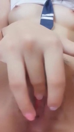 高颜值青春美少女小兔女儿心性感纹身清纯学生装 速插嫩逼美鲍 高潮浪叫 淫水直流 完美露脸