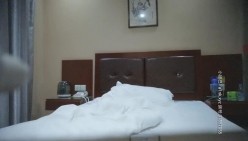 【深夜神探狄小杰】光头男约操小少妇，骚穴阴毛浓密插入爽爆，抚慰深夜寂寞空虚满足性欲