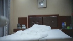 【深夜神探狄小杰】光头男约操小少妇，骚穴阴毛浓密插入爽爆，抚慰深夜寂寞空虚满足性欲