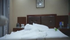 【深夜神探狄小杰】光头男约操小少妇，骚穴阴毛浓密插入爽爆，抚慰深夜寂寞空虚满足性欲