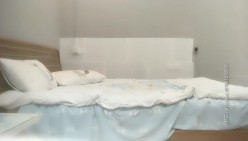 约炮开店卖服装的小老板娘有时间做做兼职长得还可以挺有气质的搞一炮休息下又干了一炮