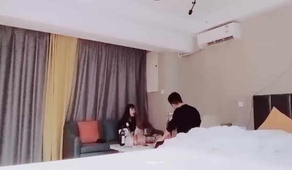 【反差同学探花】，神似郑爽的学生妹，清纯漂亮，小