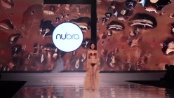 【内衣秀4】珍藏经典 无底内裤 这毛漏的厉害