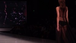 【内衣秀4】珍藏经典 无底内裤 这毛漏的厉害