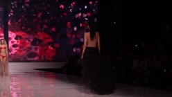 【内衣秀4】珍藏经典 无底内裤 这毛漏的厉害