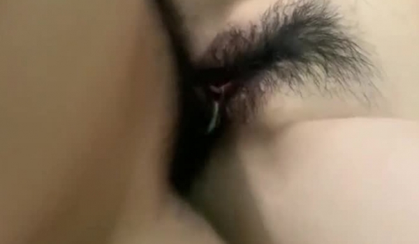 出租屋和气质大学生女友做爱不小心内射她逼里