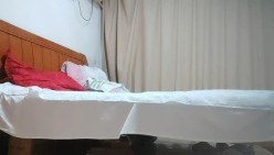 【91李公子新秀】，兄弟3P风骚人妻，一对巨乳好诱人，淫荡尤物娇喘轻哼不断，刺激劲爆不可错过