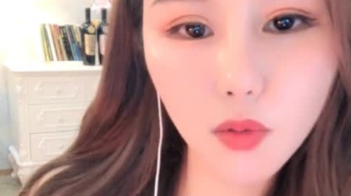 高颜值极品身材女神韩水水穿着高跟黑丝茄子道具插穴