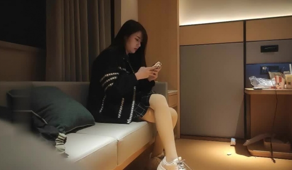 【文轩探花】极品白小纯，高端外围，智商堪忧老玩手