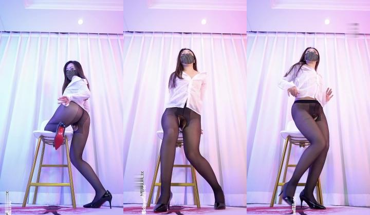 KISS舞团【甜甜 团团 范范】三位靓女，激情艳