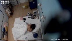 背情侣书包的学生男女干柴烈火式性爱 情趣黑丝一进门就直接扑倒开操各种缠绵