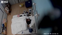 背情侣书包的学生男女干柴烈火式性爱 情趣黑丝一进门就直接扑倒开操各种缠绵