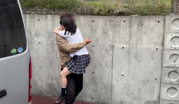 SUN-098 駅弁露出 抱っこSEXが大好き！