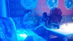 【歌厅探花陈先生】灯红酒绿 淫乱KTV玩4P 酒精音乐刺激下 沙发狂插御姐骚穴 娇喘配着歌声high爆了