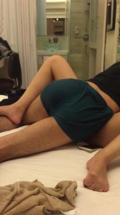 星级酒店，车模级别美女，床上变淫娃，肥美鲍鱼多汁，被插得噗噗响！