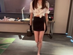 你的海警姐姐，来到了。高级模特儿身材，这身姿万元起步，后入残暴输出，肏得小姐姐嗷嗷叫不停！