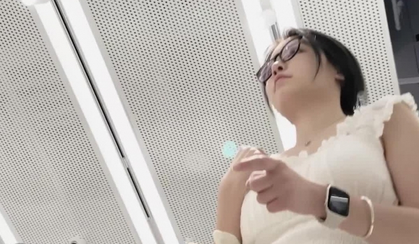 官方售价40元大神商场偷拍 极品裤裙黑骚丁高颜值